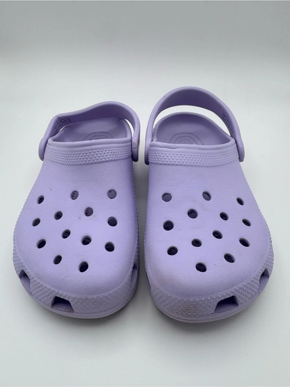 💜3/$15 Kids Crocs Classic Clogs Junior Size J3 - Lavender Purple
